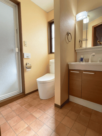 南欧風ヴィンテージ感あふれる素敵なトイレ空間に 世田谷区M様邸 南欧風ヴィンテージ感あふれる素敵なトイレ空間に 世田谷区M様邸